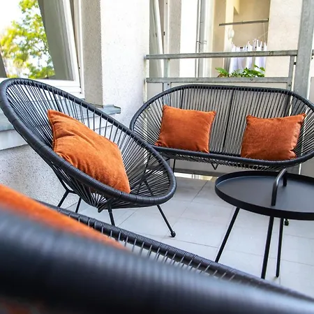 Kassberg - Mit Balkon, Netlfix Und Wifi * ケムニッツ